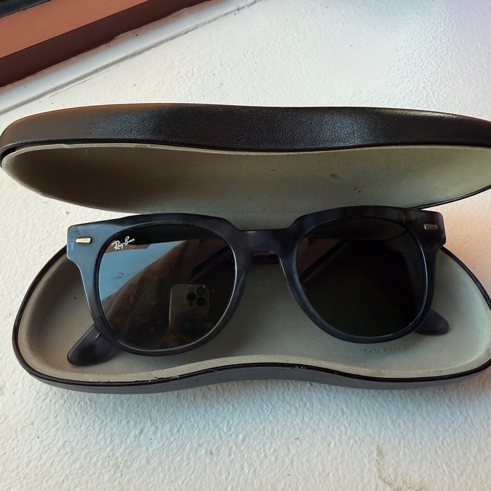 Ray Ban tortoiseshell Wayfarer sunglasses